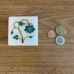 Elegant Green Floral Jewelry Box